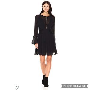 New ASTR the Label Lace Bell Sleeve Shift Dress